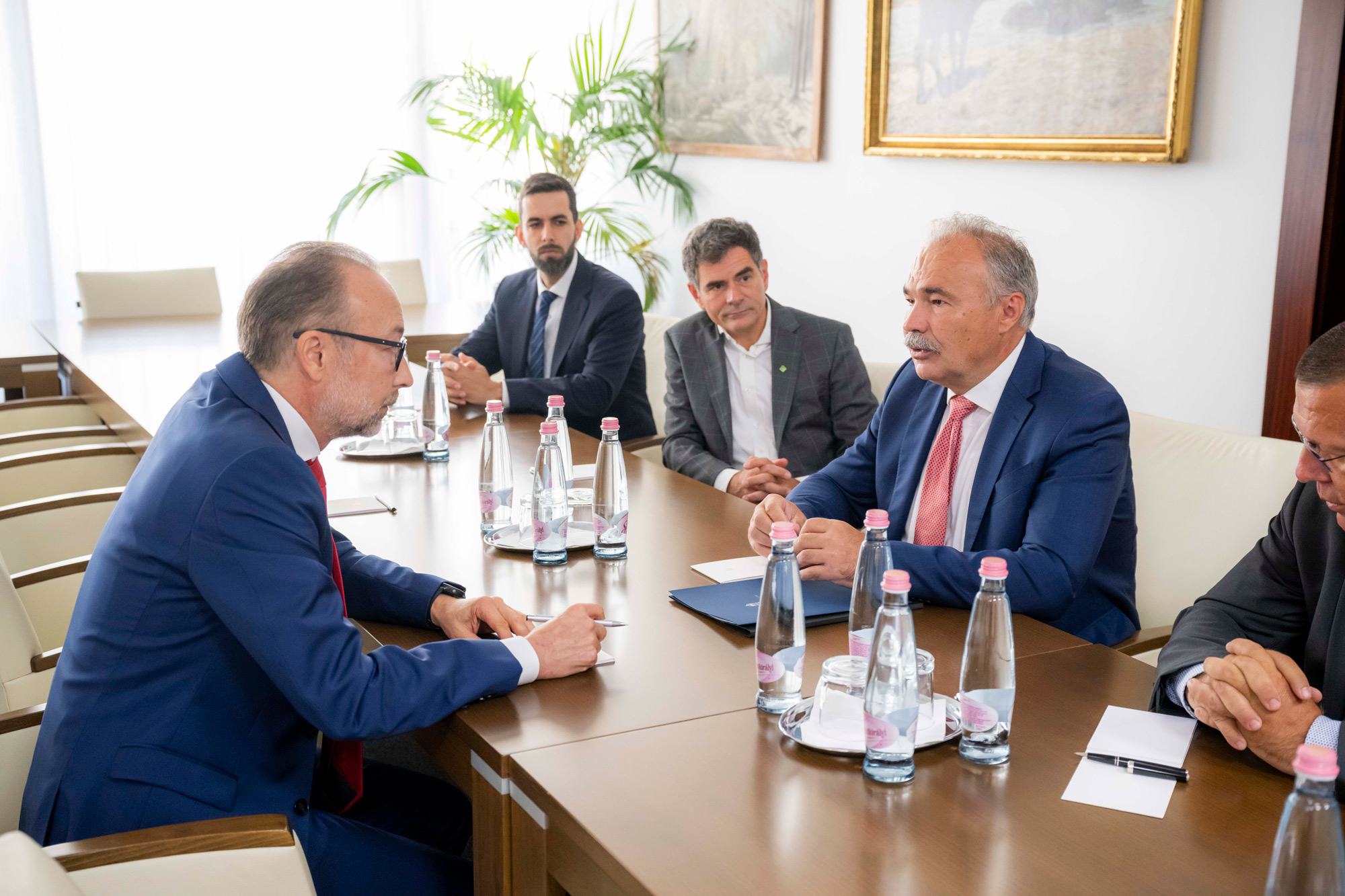 Gespraech Offener Brief, Gunther Weiss, Dr István Nagy at table